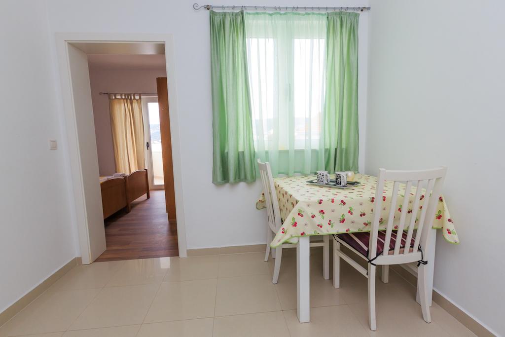 Apartments Rogulj Rogoznica  Zimmer foto